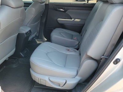 2023 Toyota Highlander XLE