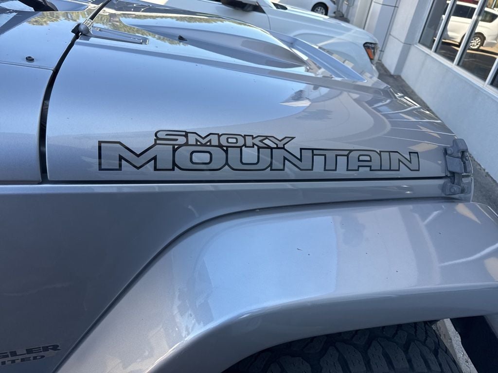 2017 Jeep Wrangler Unlimited Smoky Mountain 4x4