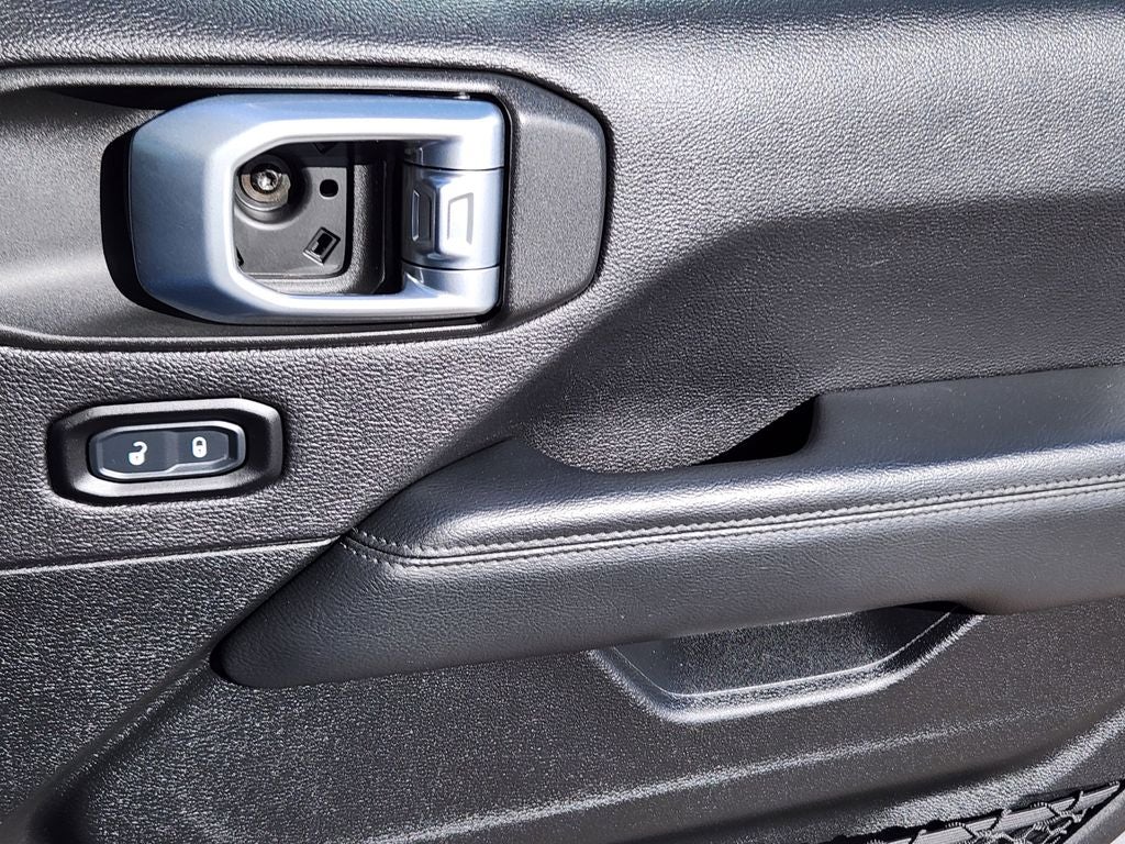 2020 Jeep Wrangler Unlimited Sahara Altitude