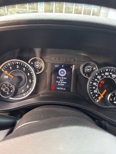 2022 RAM 1500 Big Horn Crew Cab 4x4 5'7' Box