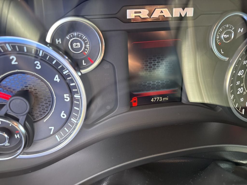 2025 RAM 1500 Big Horn Crew Cab 4x4 5'7' Box