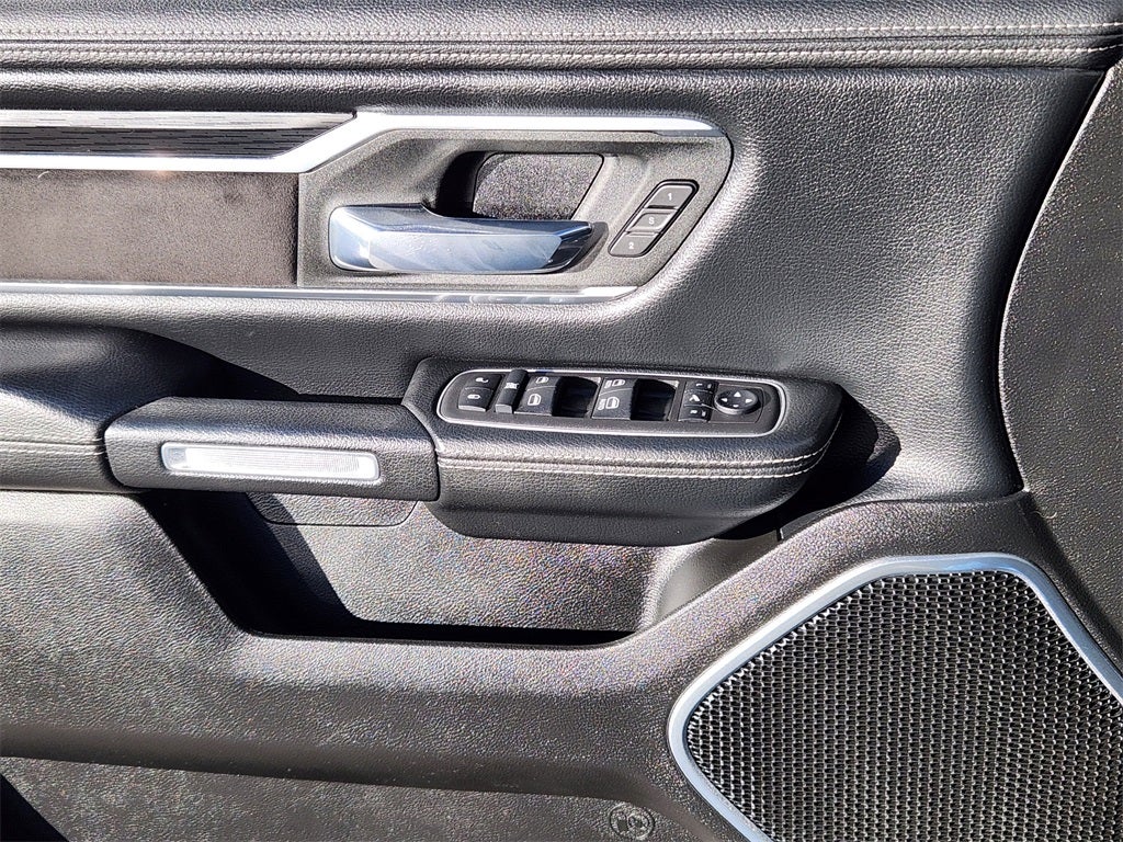 2023 RAM 1500 Laramie Crew Cab 4x4 5'7' Box