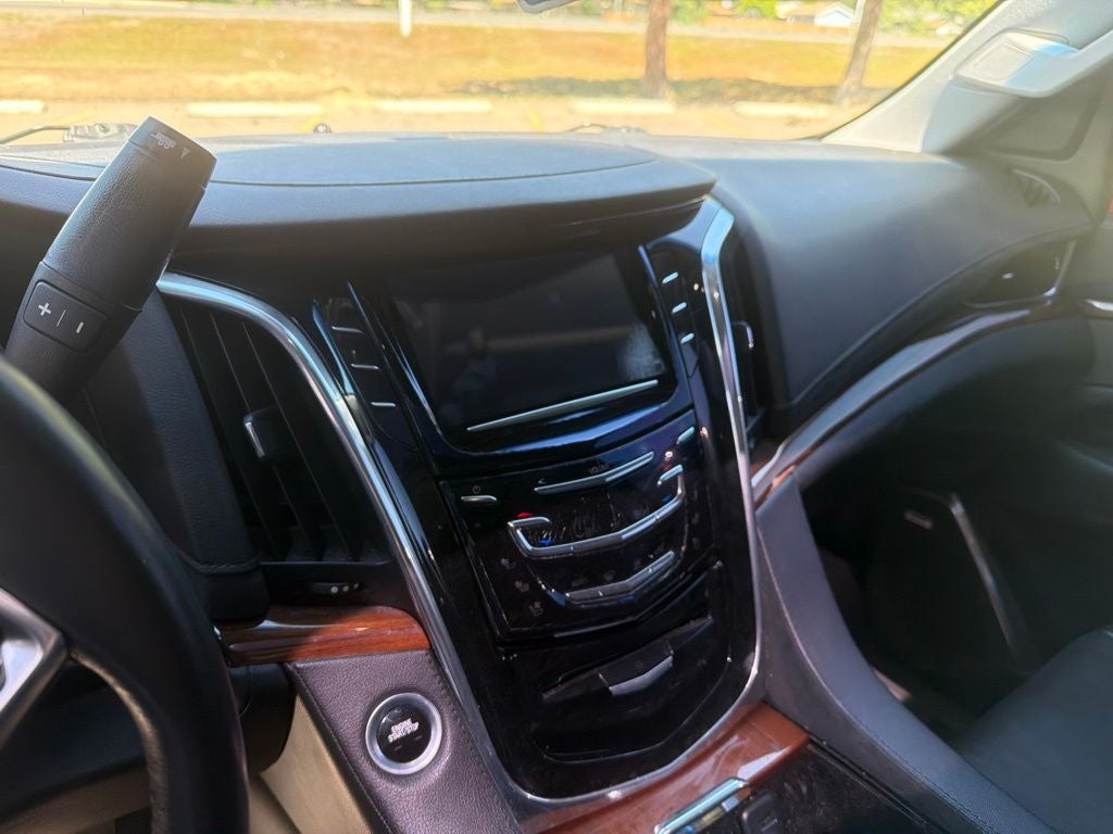 2017 Cadillac Escalade ESV Luxury