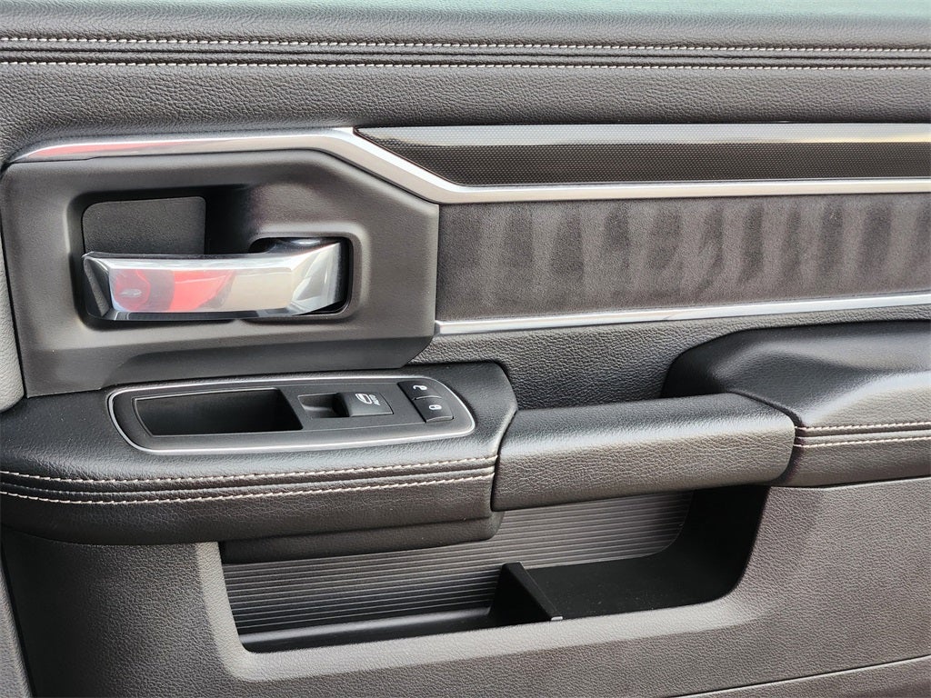 2022 RAM 2500 Laramie Crew Cab 4x4 6'4' Box