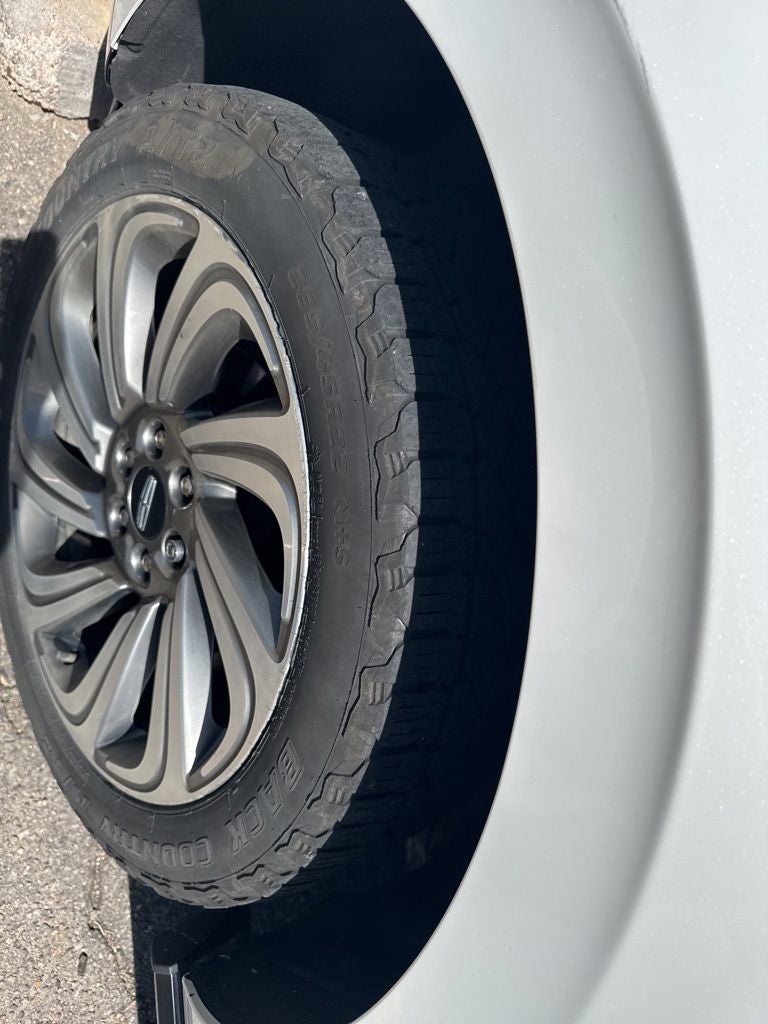 2022 Lincoln Navigator Standard