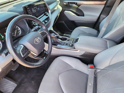2021 Toyota Highlander Platinum
