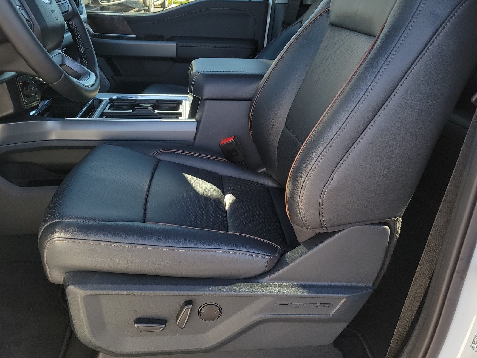 2025 Ford F-350SD Lariat