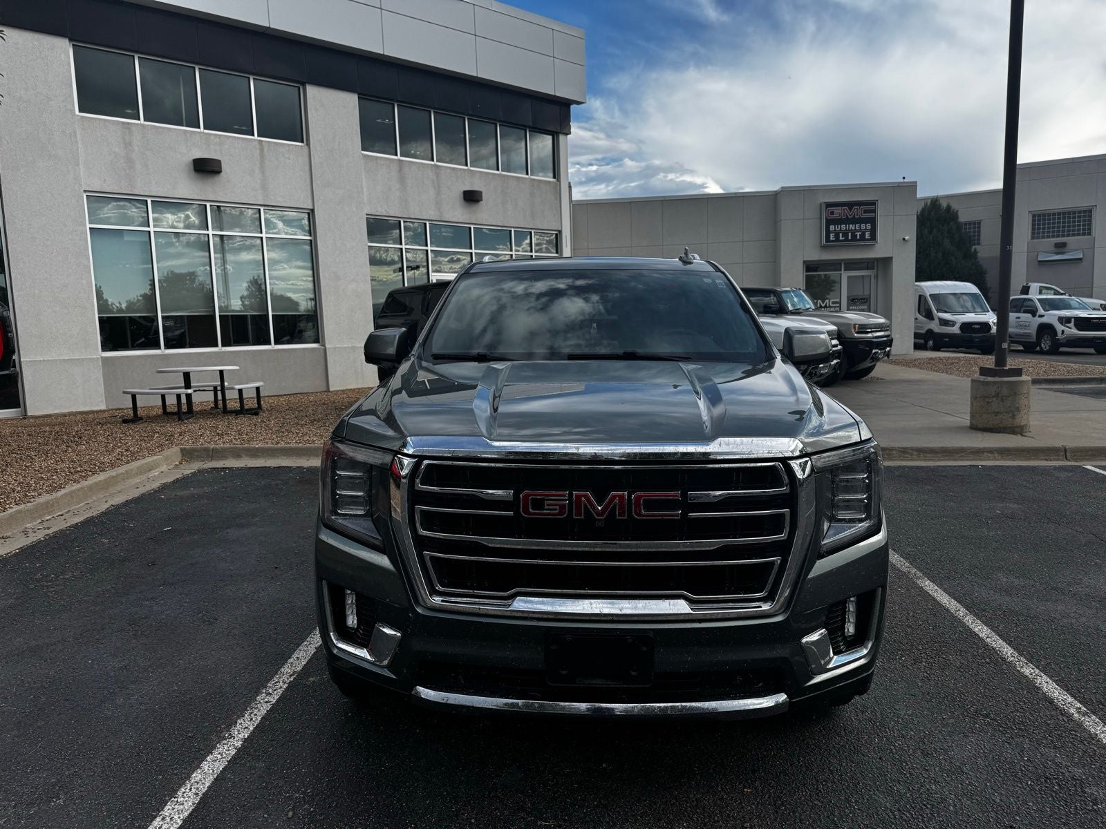 2023 GMC Yukon XL SLT