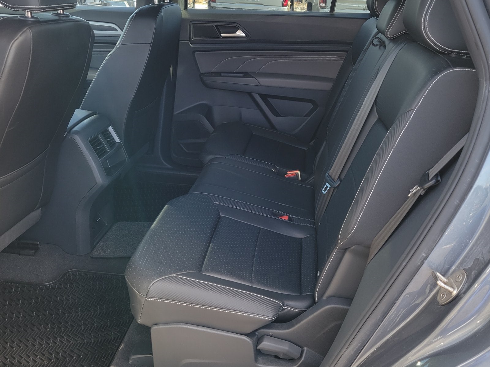 2023 Volkswagen Atlas Cross Sport 2.0T SEL R-Line