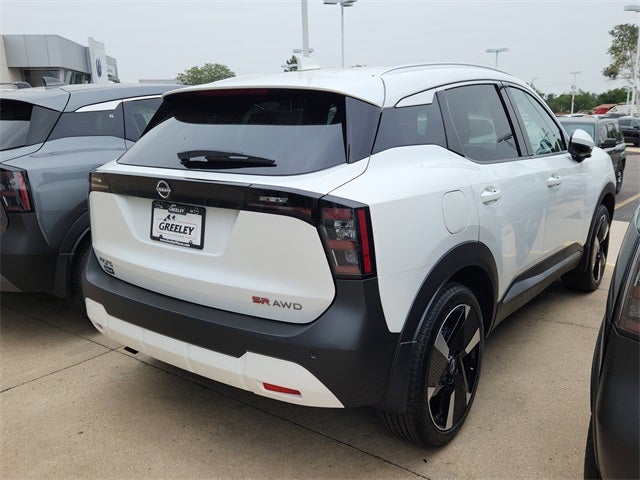 2025 Nissan Kicks SR