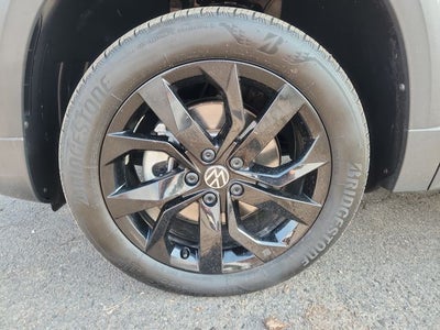 2023 Volkswagen Taos SE