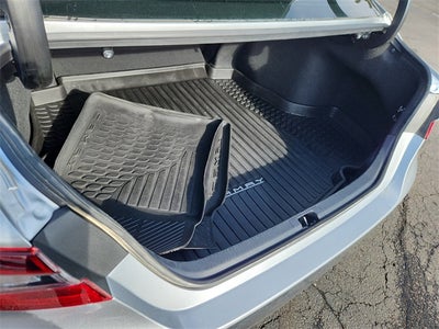 2022 Toyota Camry Hybrid SE