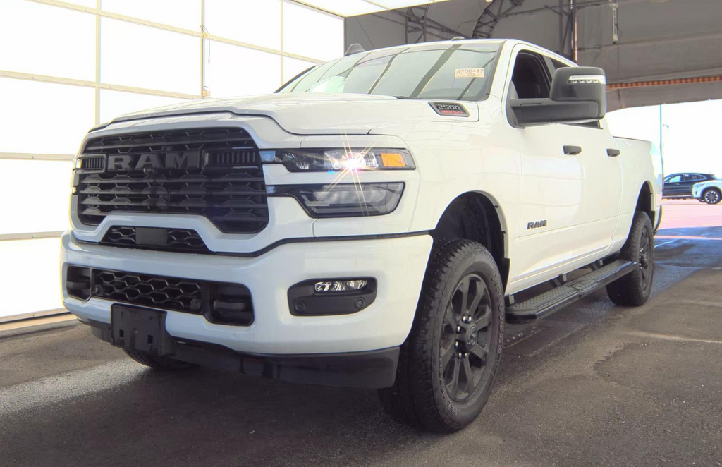 2025 RAM 2500 Big Horn Crew Cab 4x4 6'4' Box
