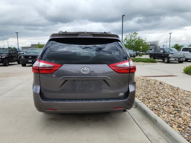 2020 Toyota Sienna XLE 7 Passenger