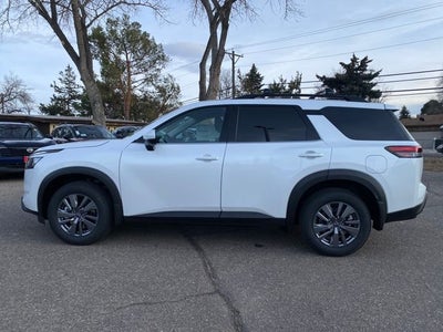 2025 Nissan Pathfinder SV