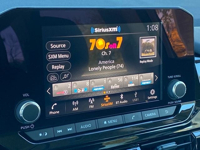 2025 Nissan Pathfinder SV