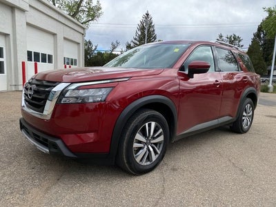 2025 Nissan Pathfinder SL