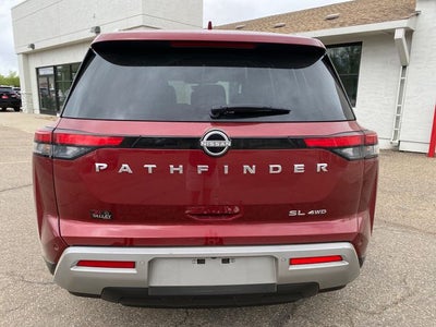 2025 Nissan Pathfinder SL