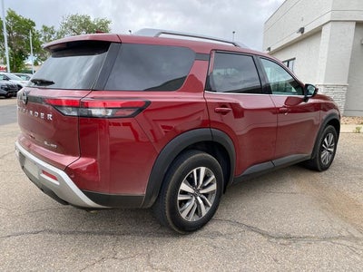 2025 Nissan Pathfinder SL