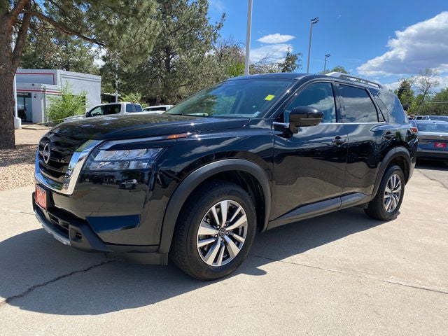 2025 Nissan Pathfinder SL 4WD's photo
