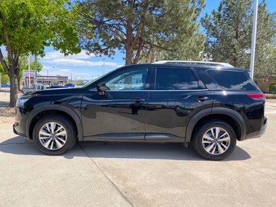 2025 Nissan Pathfinder SL