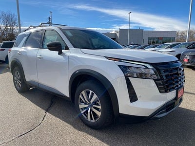 2026 Nissan Pathfinder SL