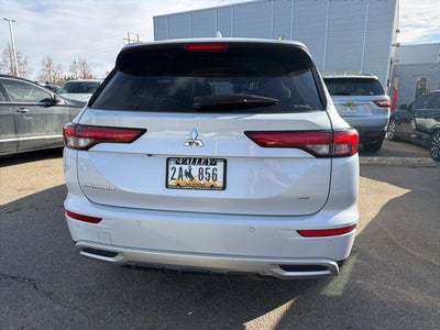 2023 Mitsubishi Outlander SE