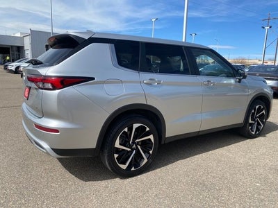 2024 Mitsubishi Outlander SE