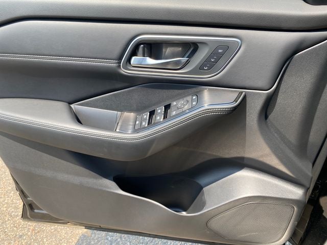 2026 Nissan Rogue Platinum - Photo 13