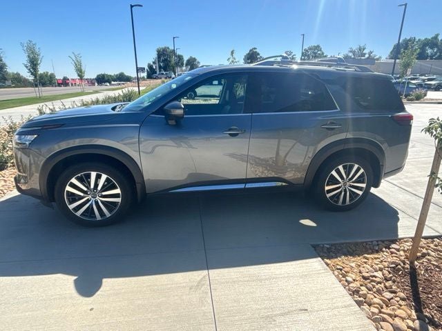 2022 Nissan Pathfinder Platinum