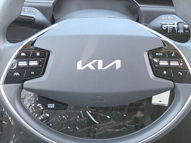 2023 Kia Niro LX