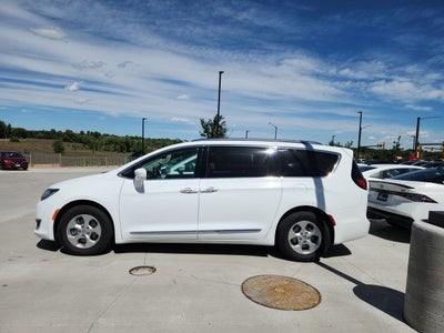 2017 Chrysler Pacifica Touring L Plus