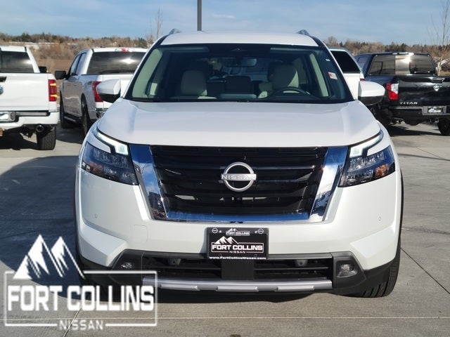 2025 Nissan Pathfinder SL