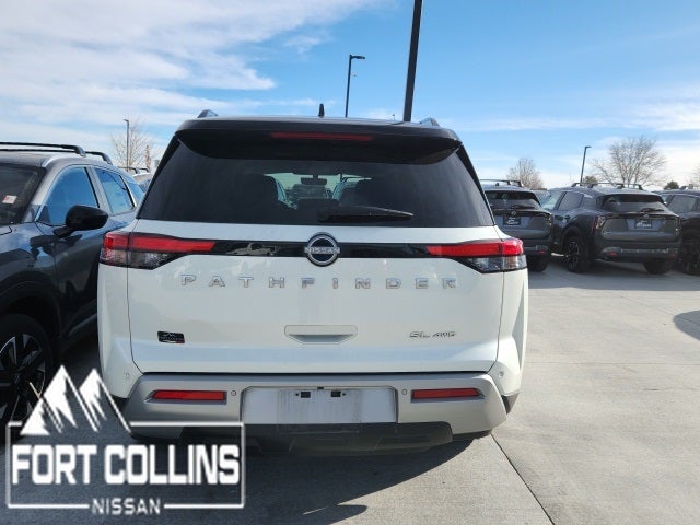 2024 Nissan Pathfinder SL