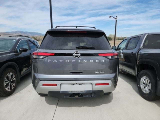 2023 Nissan Pathfinder SL