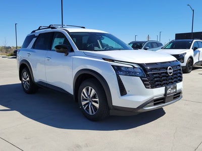 2026 Nissan Pathfinder SL