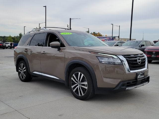 2024 Nissan Pathfinder Platinum