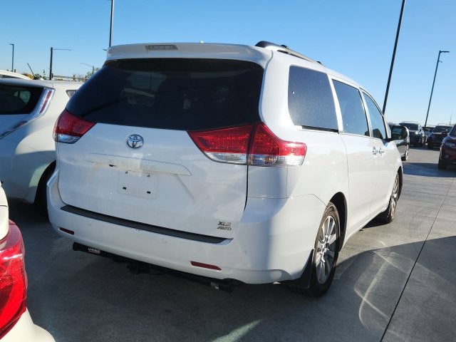 2013 Toyota Sienna XLE 7 Passenger